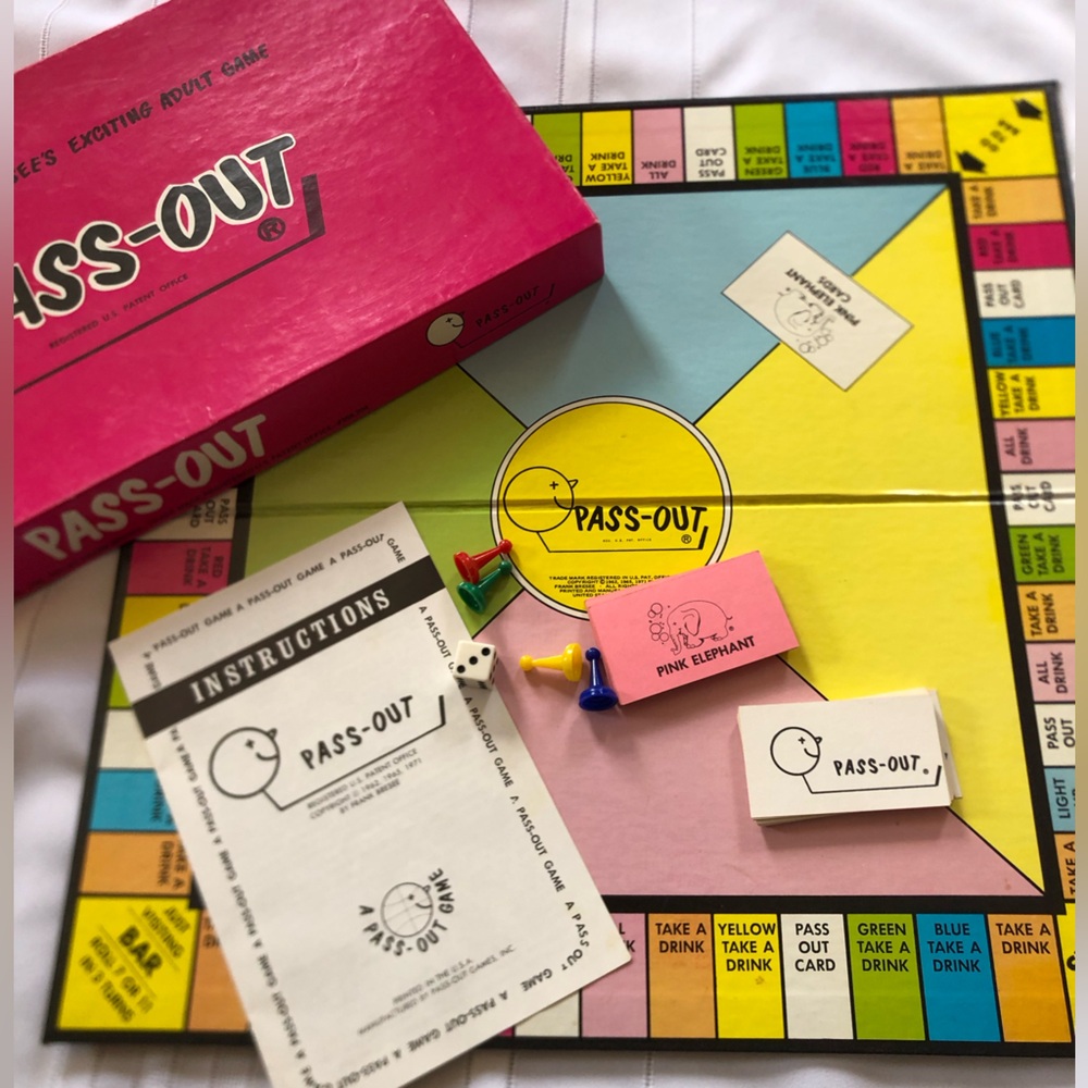Vtg 1971 Pass Out Board Game